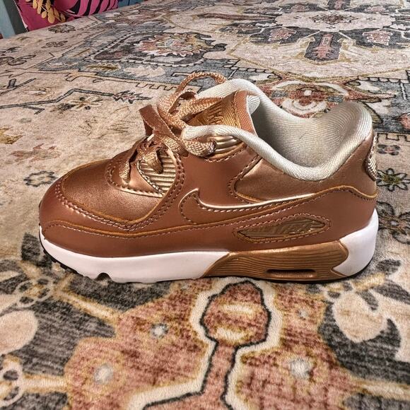 Nike Air Max 90 SE Metallic Rose Gold Girls Kids Toddler Size 8C Sneakers - Picture 11 of 13